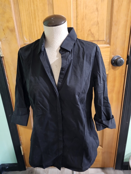 Liz Claiborne Tops - Liz Claiborne Black Stretch Button Down Top